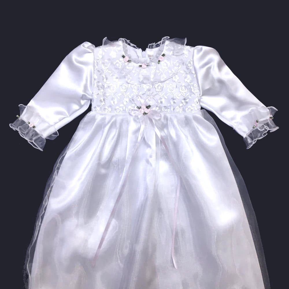 Exquisites langes Taufkleid