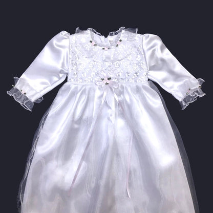 Exquisites langes Taufkleid